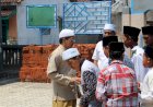 Pengasuh Pondok Pesantren Darul Faqih-Malang,Ustadz H. Faris bersilahturahmi ke Ponpes Al Falah Leces