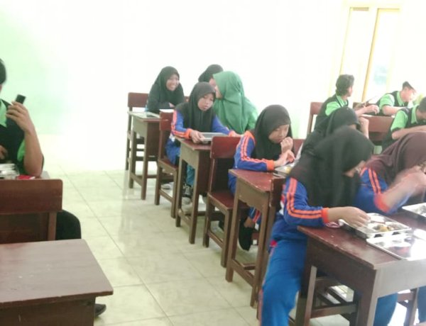 Hari Kedua Program Makan Bergizi Gratis di SMK Al Falah Leces: 114 Porsi untuk Masa Depan Bangsa